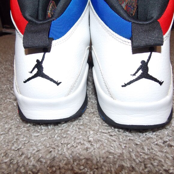 AIR JORDAN X WHITE/UNIVERSITY RED Youth Size 7 - Picture 4 of 11